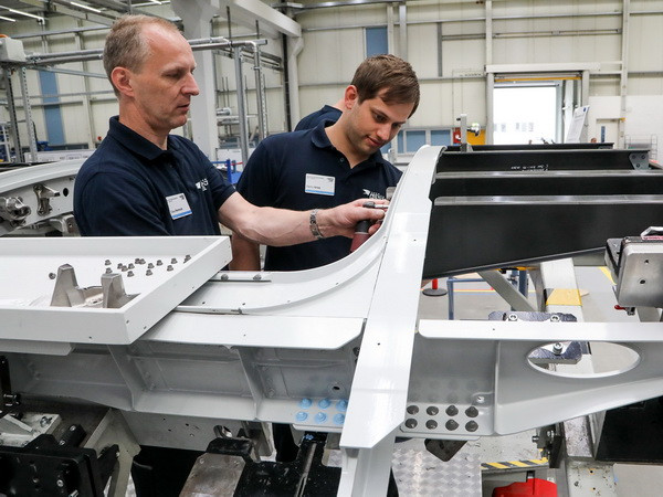 Iran đàm phán mua 48 máy bay trực thăng dân dụng của Airbus ảnh 1