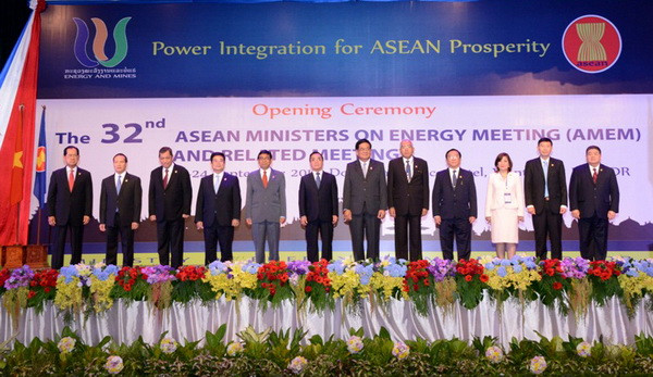 Các trưởng đoàn tham dự hội nghị. (Ảnh: Hoàng Chương/Vietnam+) Khai mạc Hội nghị Bộ trưởng Năng lượng ASEAN lần thứ 32 tại Lào ảnh 2