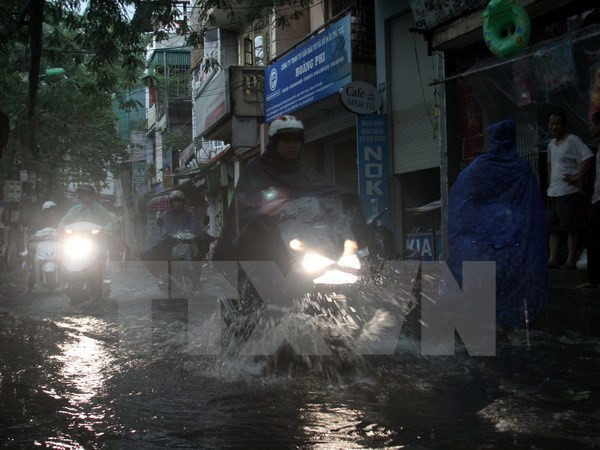 Mưa rào sẽ tiếp tục trút xuống nhiều quận nội thành ở Hà Nội ảnh 1