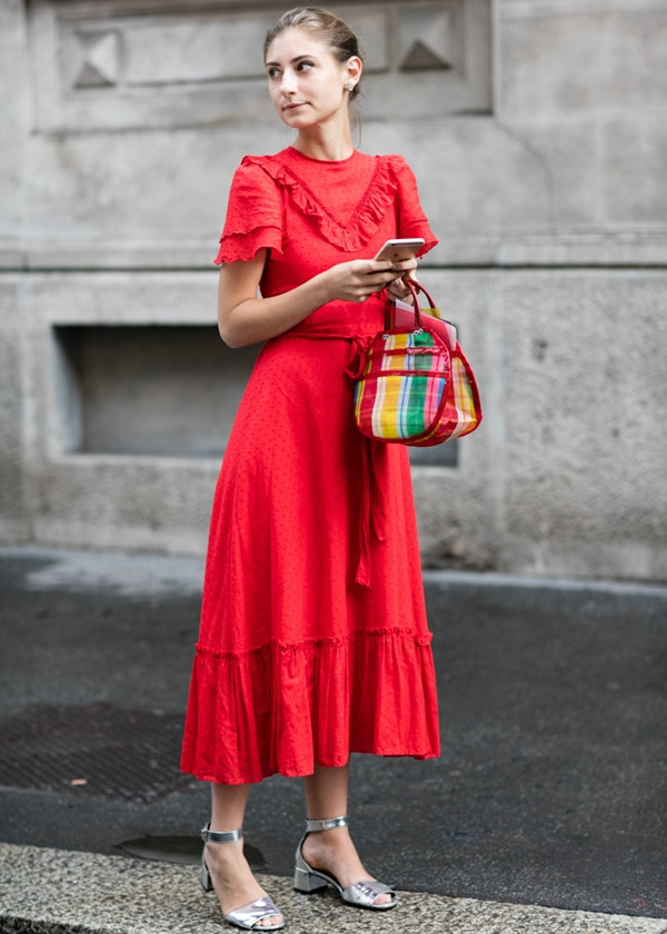 Năm gợi ý phối đồ giúp phái đẹp "long lanh" trong ngày Valentine ảnh 4