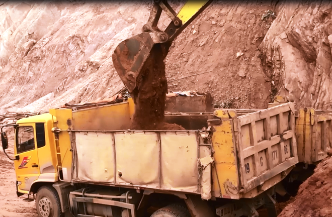 Bài 3: Hàng loạt quả đồi bị đào bới, tan hoang 'vàng trắng’ cao lanh ảnh 18