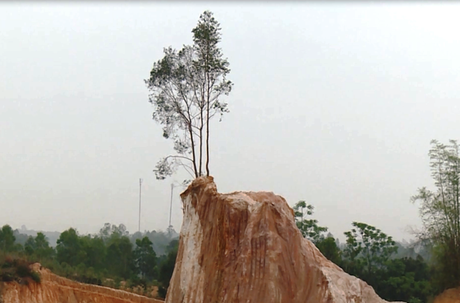 Bài 3: Hàng loạt quả đồi bị đào bới, tan hoang 'vàng trắng’ cao lanh ảnh 31
