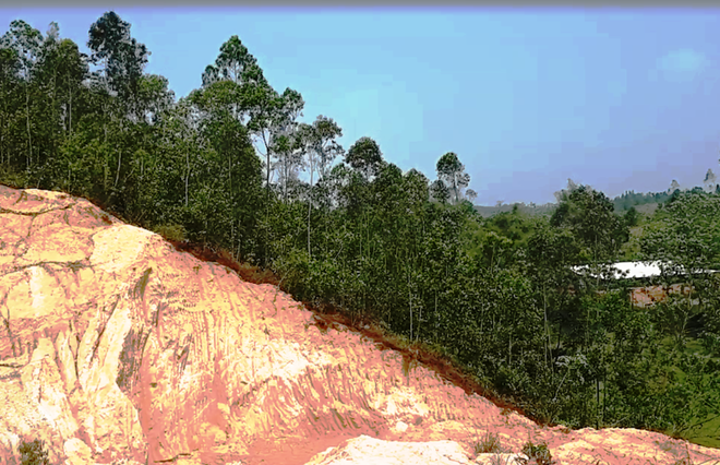 Bài 3: Hàng loạt quả đồi bị đào bới, tan hoang 'vàng trắng’ cao lanh ảnh 24