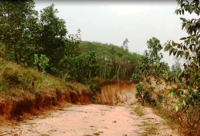 Bài 3: Hàng loạt quả đồi bị đào bới, tan hoang 'vàng trắng’ cao lanh ảnh 6