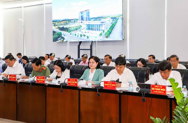 Các đại biểu tham dự hội nghị. (Ảnh: Báo Bình Dương) binh duong2.jpg