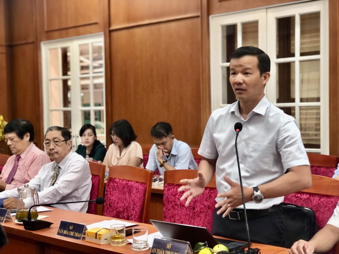 Đại diện sở ngành góp ý kiến tại tọa đàm. (Ảnh: Mỹ Phương/TTXVN) cho truyen thong2.jpg