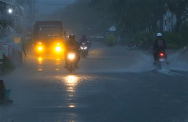 Bắc Bộ có mưa vừa, mưa to, các khu vực khác có mưa rải rác ảnh 1