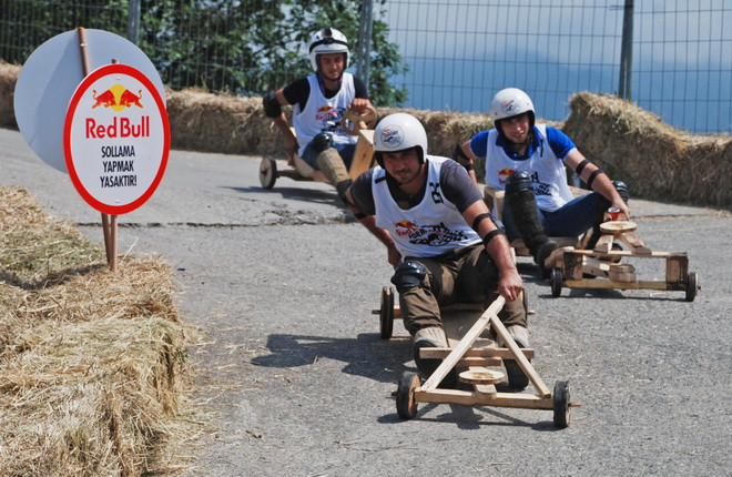 [Photo] Cuộc đua ôtô gỗ hài hước, thú vị tại Thổ Nhĩ Kỳ ảnh 2