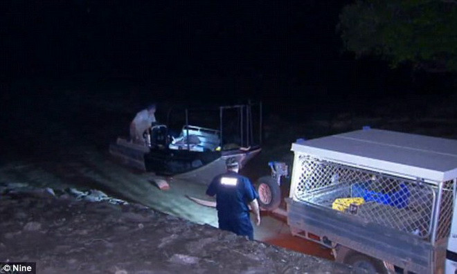 Người vợ bị sốc khi chứng kiến cá sấu bạch tạng cắn chết chồng ảnh 2