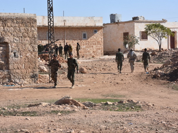 Máy bay Mỹ yểm trợ Thổ Nhĩ Kỳ tại thị trấn al-Bab của Syria ảnh 1