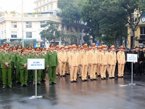 Hà Nội tổ chức Lễ ra quân Năm An toàn giao thông 2017 ảnh 1
