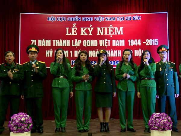 Kỷ niệm 71 năm thành lập Quân đội Nhân dân Việt Nam tại Séc ảnh 1