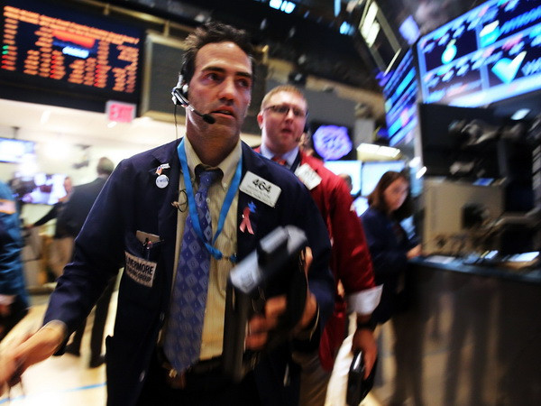 Phố Wall lùi bước do những dự báo triển vọng thiếu tích cực ảnh 1