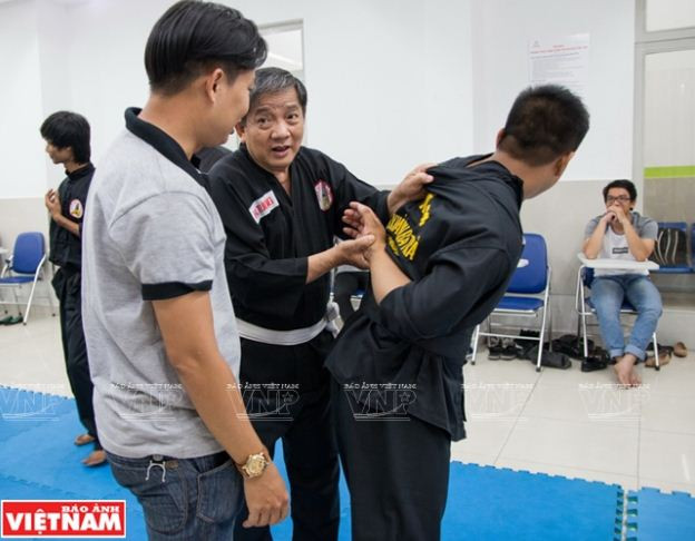 Lớp tự vệ học đường miễn phí với môn võ cổ truyền Việt Nam ảnh 6