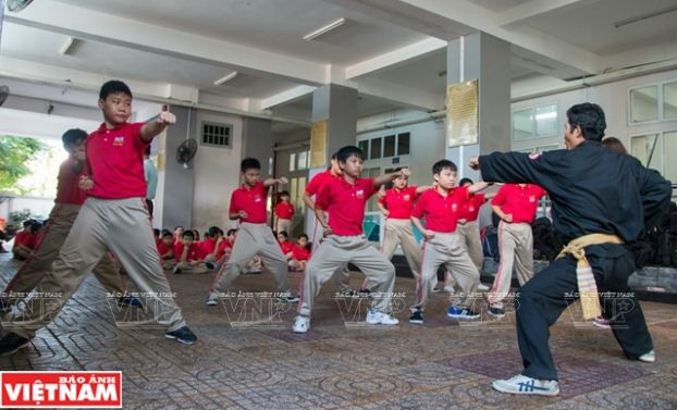 Lớp tự vệ học đường miễn phí với môn võ cổ truyền Việt Nam ảnh 1