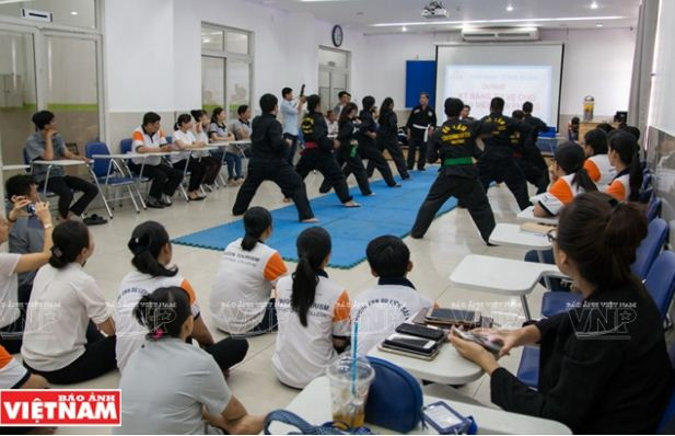 Lớp tự vệ học đường miễn phí với môn võ cổ truyền Việt Nam ảnh 4