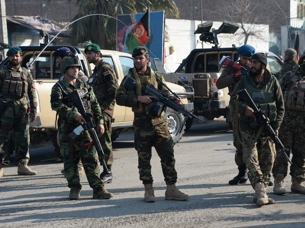 IS nhận tiến hành đánh bom liều chết tại Lãnh sự quán Pakistan ảnh 1