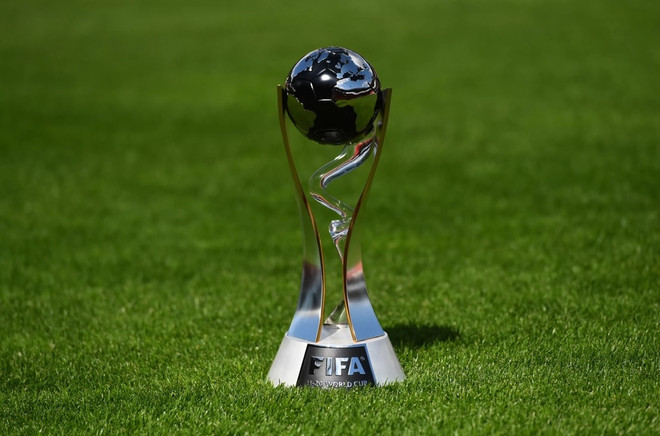 Chiếc cúp vô địch dành cho đội đăng quang U20 World Cup 2023. (Nguồn: FIFA) Argentina chính thức giành quyền đăng cai VCK U20 World Cup 2023 ảnh 1