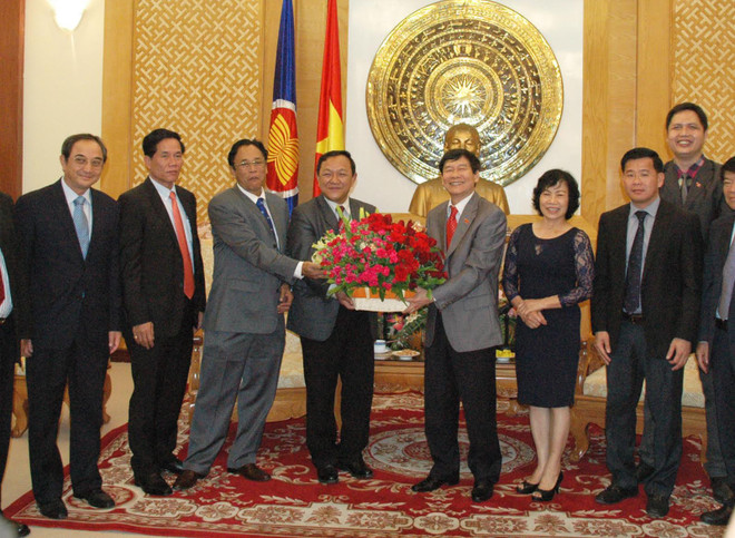 Hoạt động mừng Xuân Giáp Ngọ tại Campuchia và Romania ảnh 1