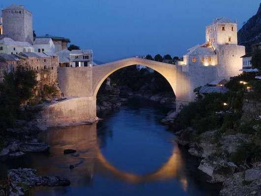 Mostar - Nước xanh chảy mãi dưới chân cầu ảnh 1