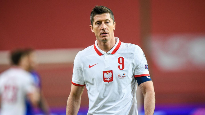 Robert Lewandowski khiến tuyển Ba Lan và Bayern Munich lo lắng ảnh 1