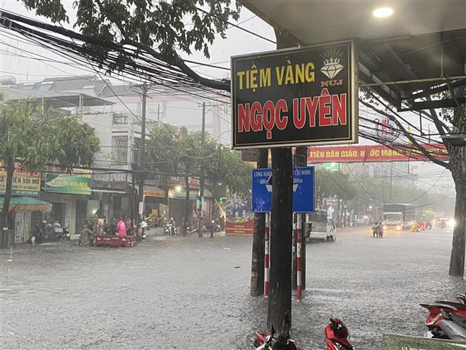 Thiên tai gây nhiều thiệt hại nghiêm trọng tại các địa phương ảnh 1