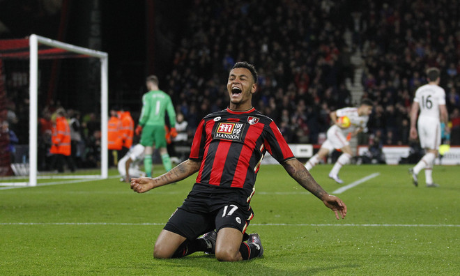 M.U thua sốc Bournemouth: Van Gaal tự mở cửa rời Old Trafford? ảnh 2