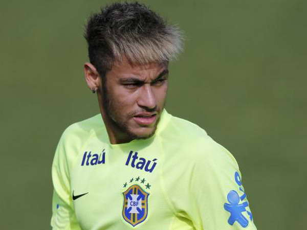 Playboy bị cấm lưu hành số báo sử dụng tên tuổi của Neymar ảnh 1