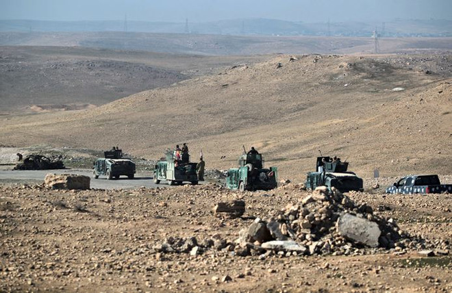 8.000 dân thường đói khát sơ tán khỏi Tây Mosul đi lánh nạn ảnh 1