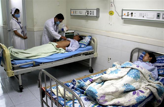 Bà Rịa-Vũng Tàu: Nhiều người nhập viện sau khi dùng cơm trưa ảnh 1