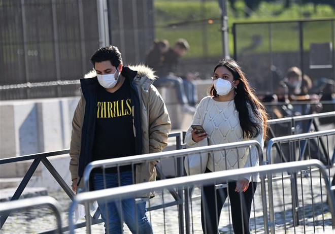 Biến thể Omicron chiếm gần 96% số ca mắc COVID-19 tại Italy ảnh 1