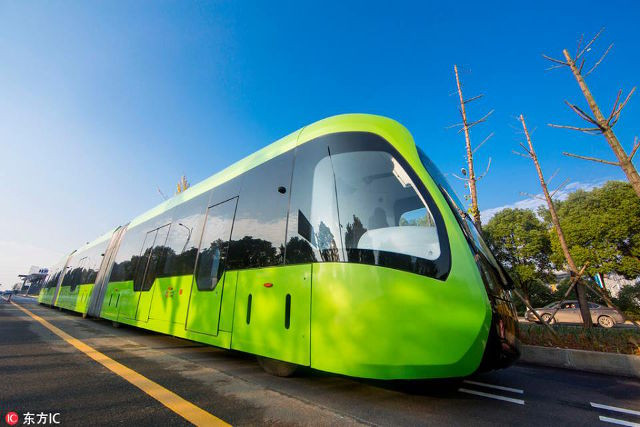 Trung Quốc cho chạy thử mẫu tàu hỏa đặc biệt không cần đường ray ảnh 1