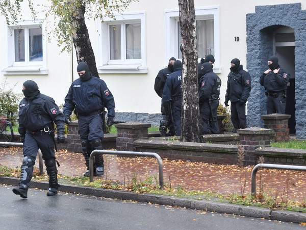 Đức bắt 5 đối tượng tình nghi hỗ trợ cho các hoạt động của IS ảnh 1