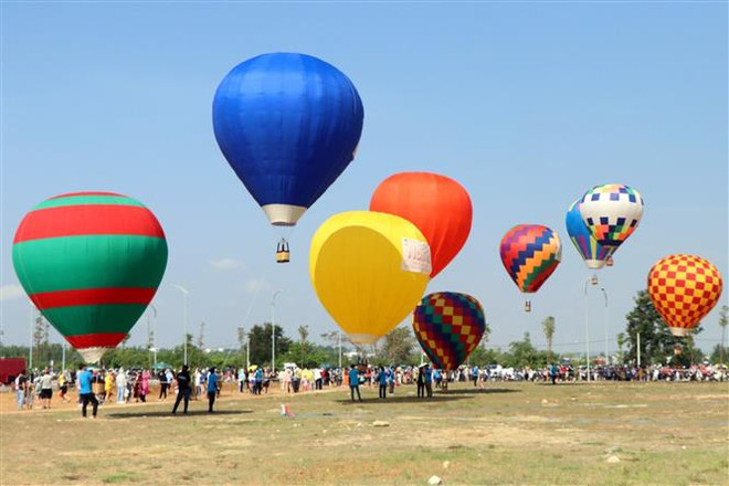 Lễ hội khinh khí cầu khổng lồ thu hút khách du lịch đến Kon Tum ảnh 1