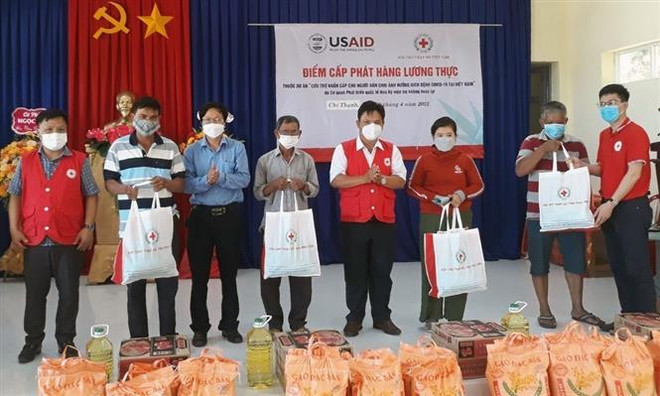 Phú Yên: Cấp nhu yếu phẩm hỗ trợ người dân bị ảnh hưởng dịch COVID-19 ảnh 1