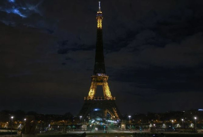 Pháp: Giảm thời gian chiếu sáng Tháp Eiffel để tiết kiệm năng lượng ảnh 1