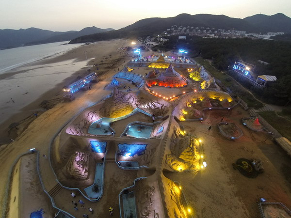 Độc đáo triển lãm nghệ thuật điêu khắc cát quốc tế ở Trung Quốc ảnh 2