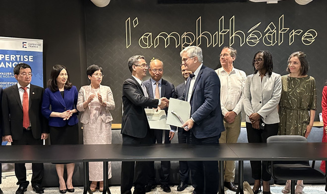 Việt Nam-Pháp ký thỏa thuận hợp tác xây dựng chính sách tài chính xanh ảnh 1