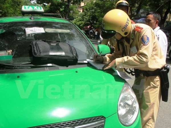 Ngành giao thông: Hạn chót lắp hộp đen xe taxi ngày 1/7 là bắt buộc ảnh 1