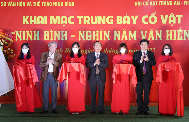 Khai mạc trưng bày cổ vật “Ninh Bình - Nghìn năm văn hiến” ảnh 2