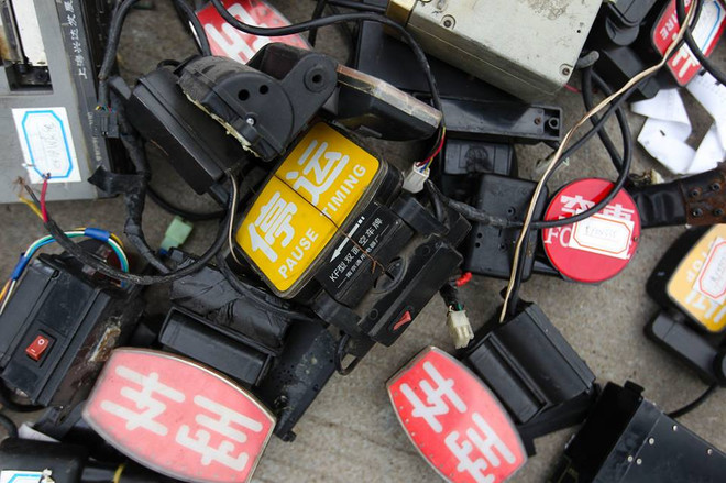 Trung Quốc thu giữ và đã đập nát hơn 100 chiếc xe taxi giả ảnh 3