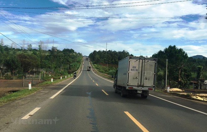 Đường Hồ Chí Minh đoạn qua tỉnh Gia Lai. (Ảnh: Việt Hùng/Vietnam+) Khởi công đường Hồ Chí Minh đoạn Chơn Thành-Đức Hòa trong năm nay ảnh 1