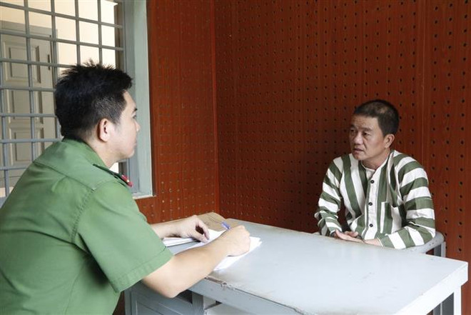 Bình Dương: Bắt giữ đối tượng tàng trữ 4 khẩu súng cùng 88 viên đạn ảnh 1