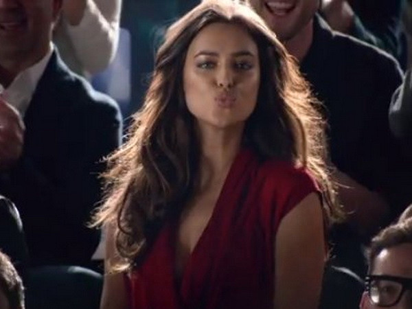 Tin World Cup 26/4: Januzaj tạo "sóng ngầm," Irina gây sốt ảnh 1