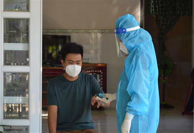 Ngày 3/12: Ghi nhận thêm 13.670 ca nhiễm mới, 200 ca tử vong ảnh 1