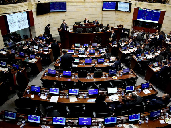 Thượng viện Colombia thông qua thỏa thuận hòa bình sửa đổi ảnh 1