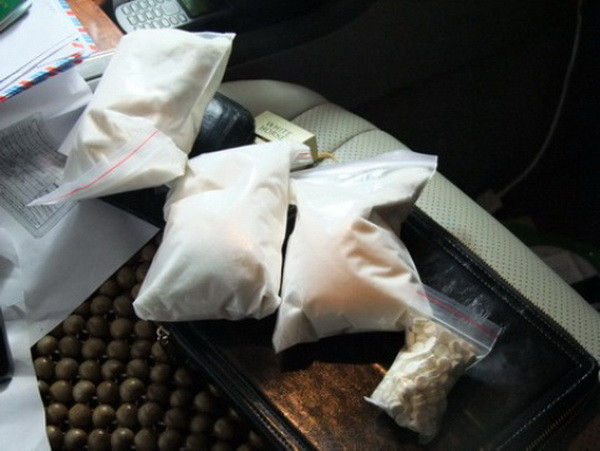 TP.HCM: Triệt phá đường dây buôn bán ma túy và súng quân dụng ảnh 1