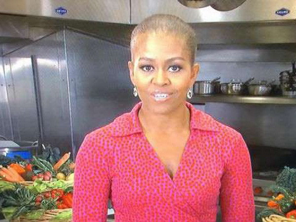 Phu nhân của Tổng thống Mỹ Obama gây bất ngờ với... đầu hói ảnh 1