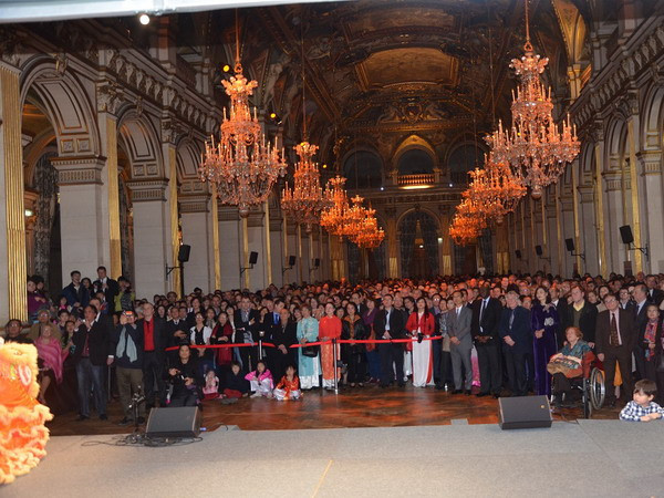 Kiều bào Pháp và sinh viên Việt tại Nga tưng bừng đón năm mới ảnh 2