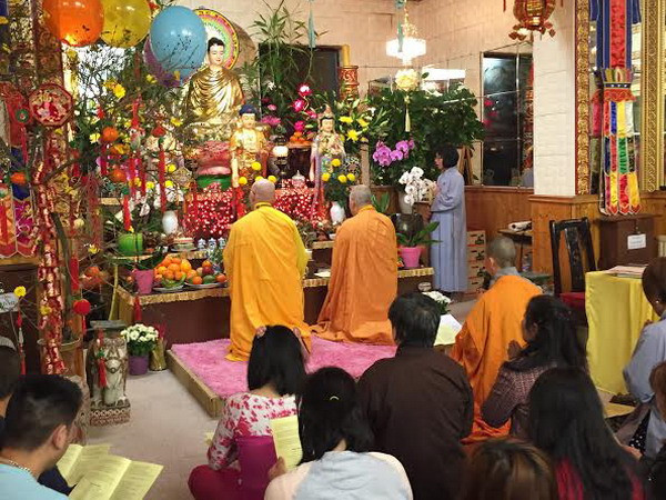 Lễ chùa đầu năm - Nét đẹp văn hóa của người Việt xa Tổ quốc ảnh 1